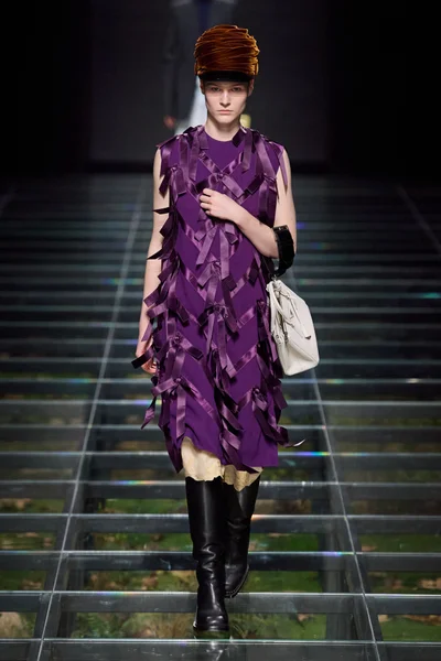 Look 10